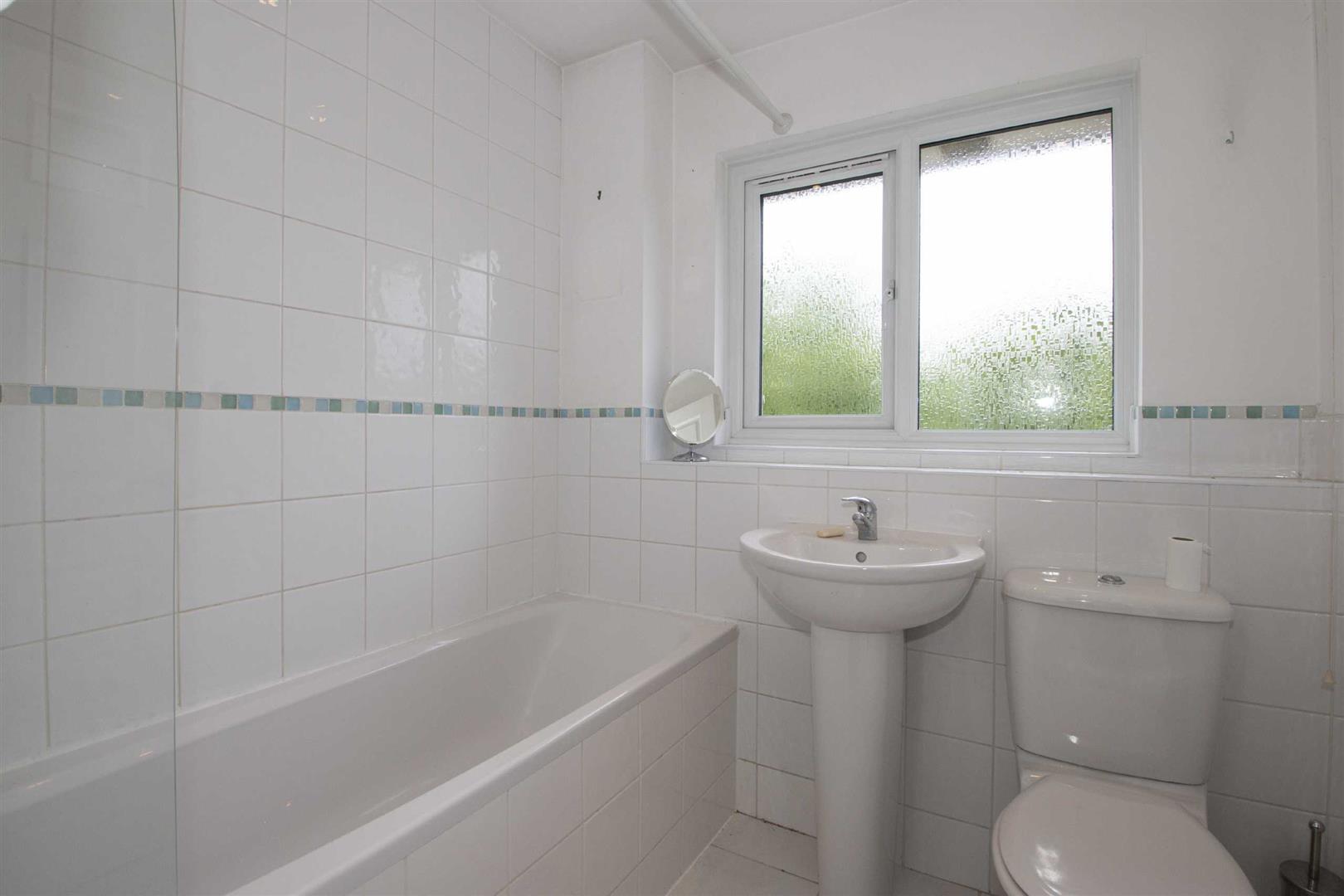 Holyhead Crescent, Tattenhoe, Milton Keynes